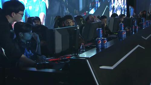 在比赛间隙 在比赛间隙